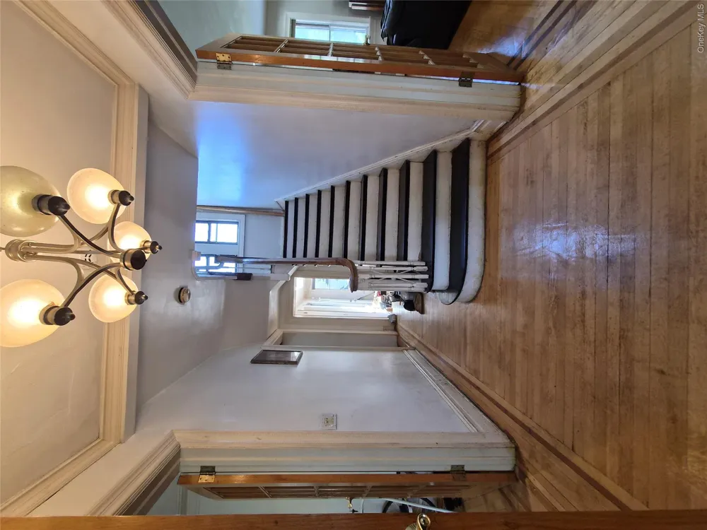 19404 110th Road Saint Albans, NY 11412