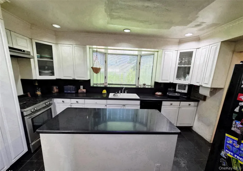 19404 110th Road Saint Albans, NY 11412