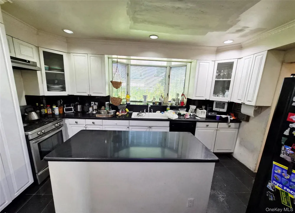 19404 110th Road Saint Albans, NY 11412