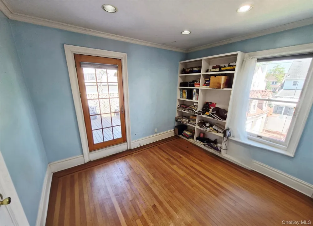 19404 110th Road Saint Albans, NY 11412