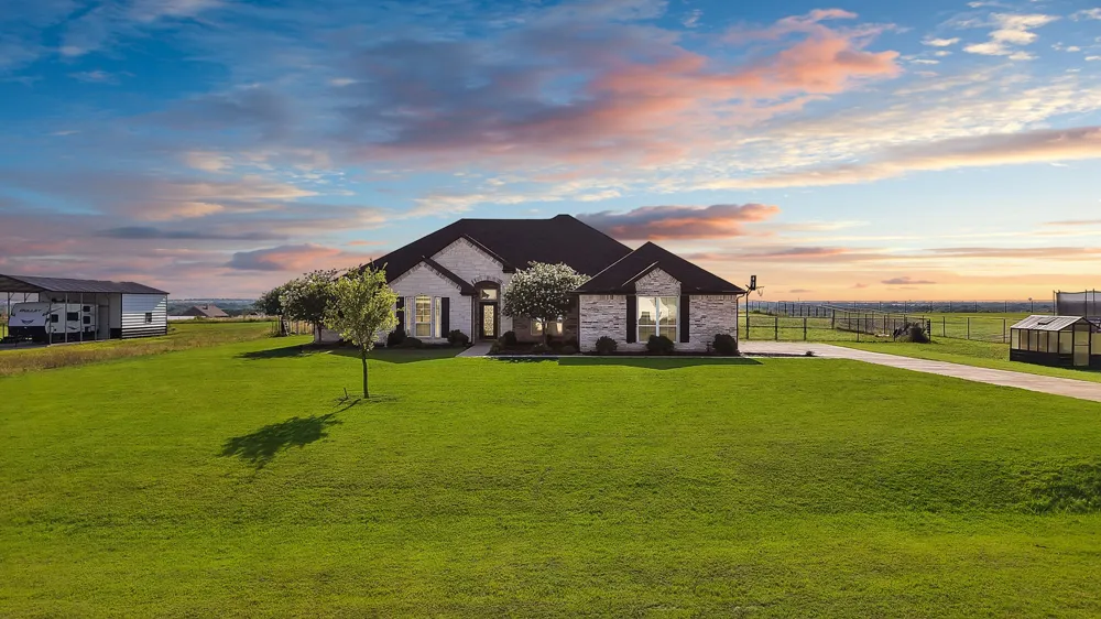 259 Durning Road Van Alstyne, TX 75495