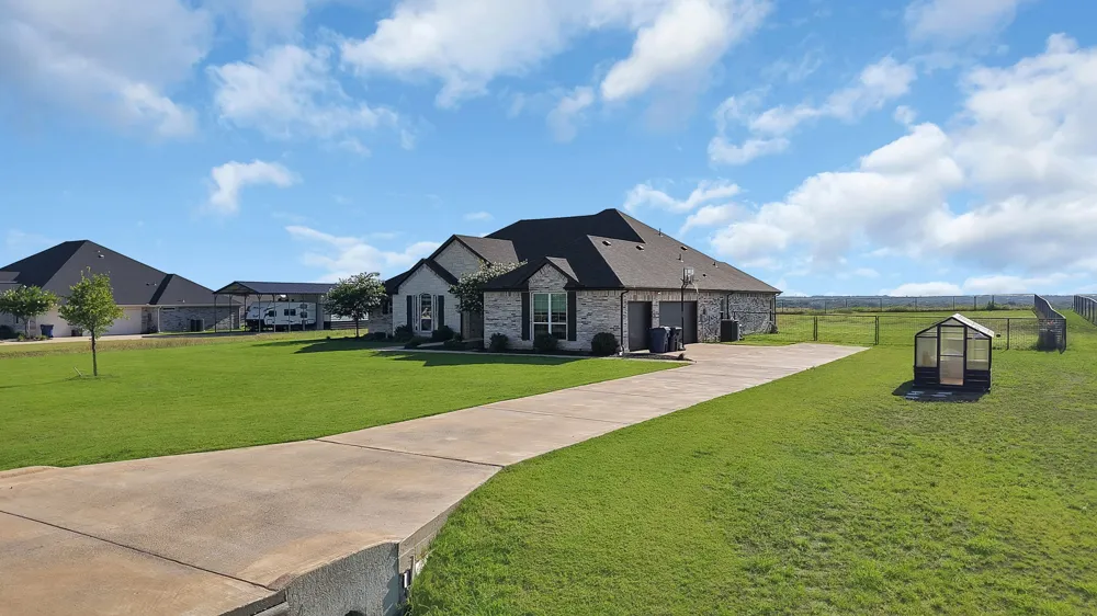 259 Durning Road Van Alstyne, TX 75495