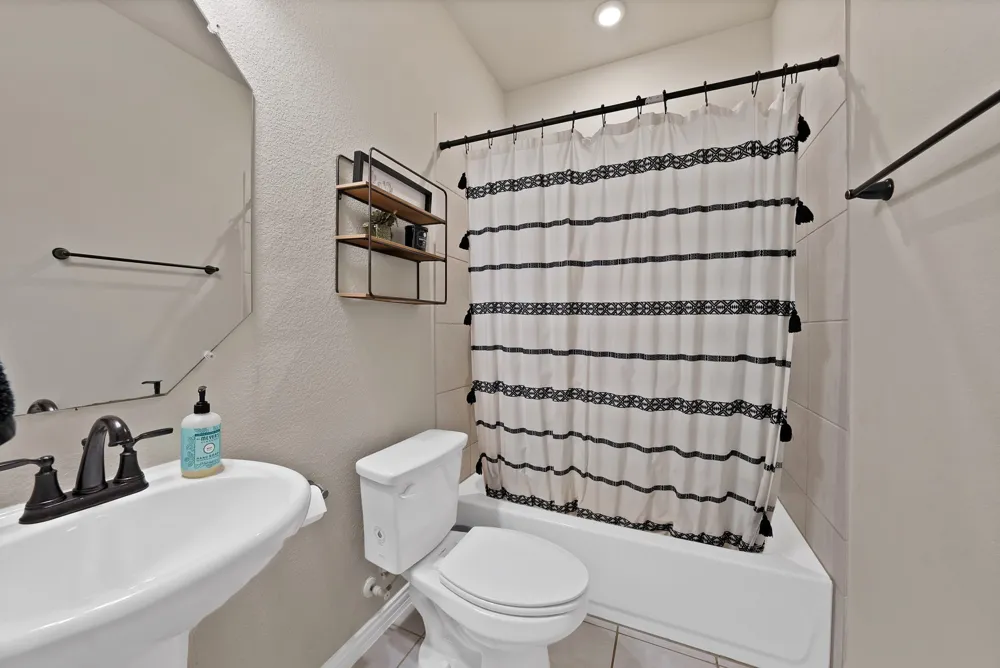 259 Durning Road Van Alstyne, TX 75495