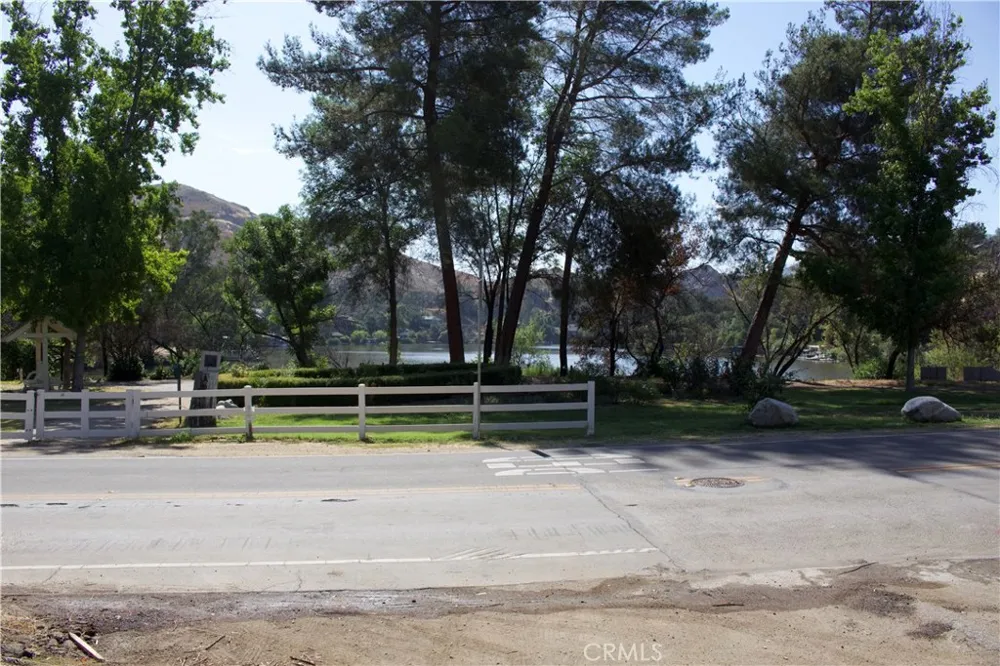 29081 Lake Vista Agoura, CA 91301