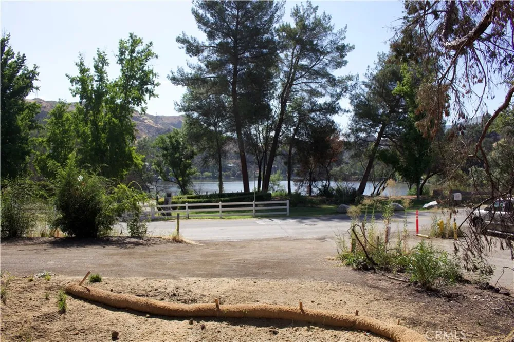 29081 Lake Vista Agoura, CA 91301