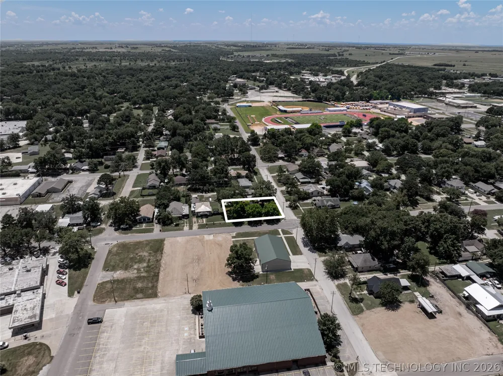 401 S 2nd Avenue Madill, OK 73446