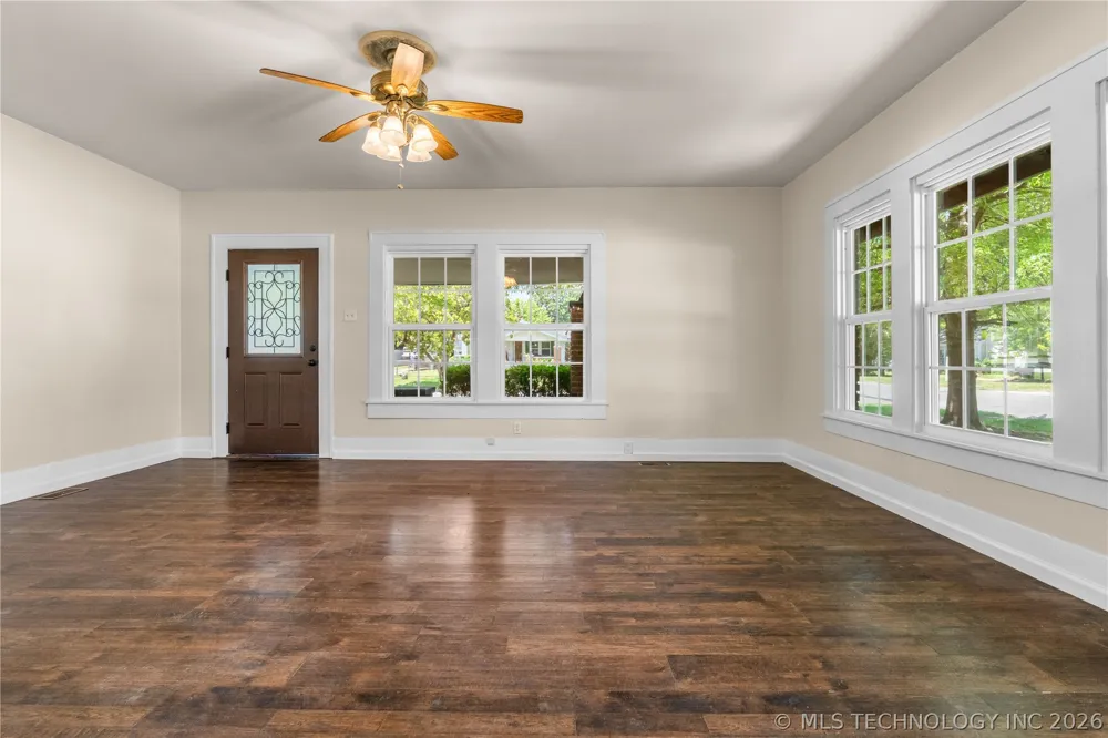 401 S 2nd Avenue Madill, OK 73446