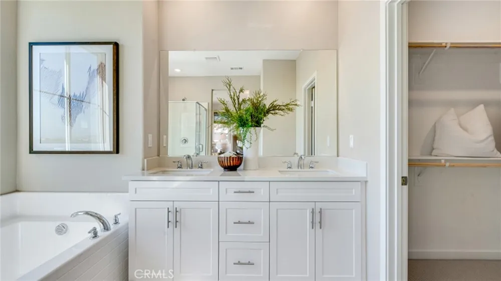 2845 E Amberley Privado Ontario, CA 91762