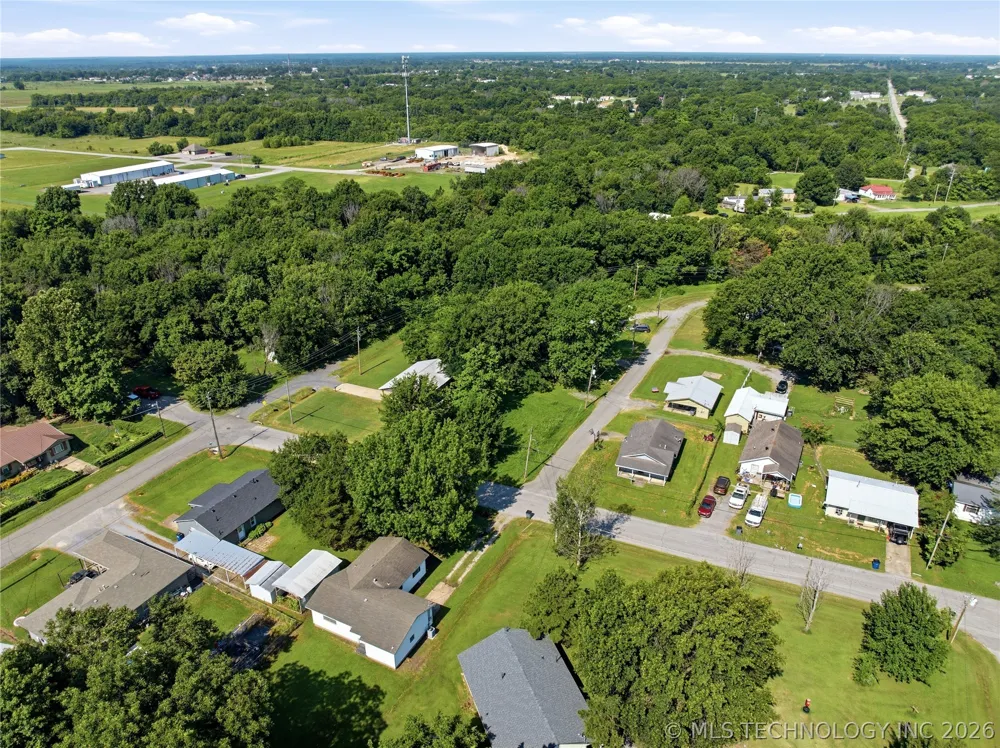 705 S State Street Wagoner, OK 74467