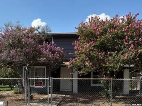 3107 GOLDEN AVE