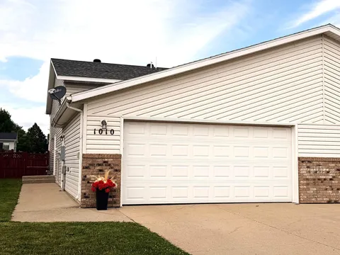 1010 Oak Place