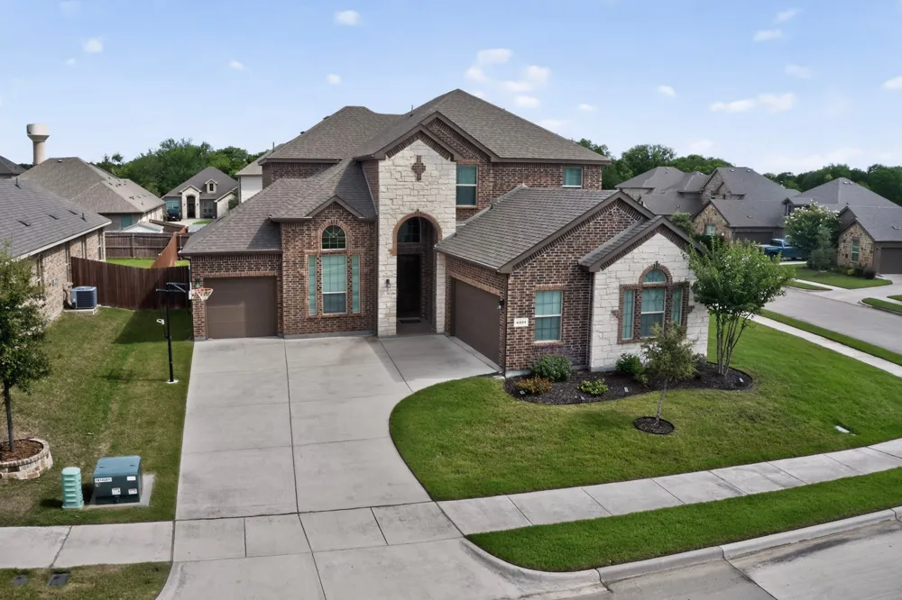 4401 Tall Meadow Court Arlington, TX 76001