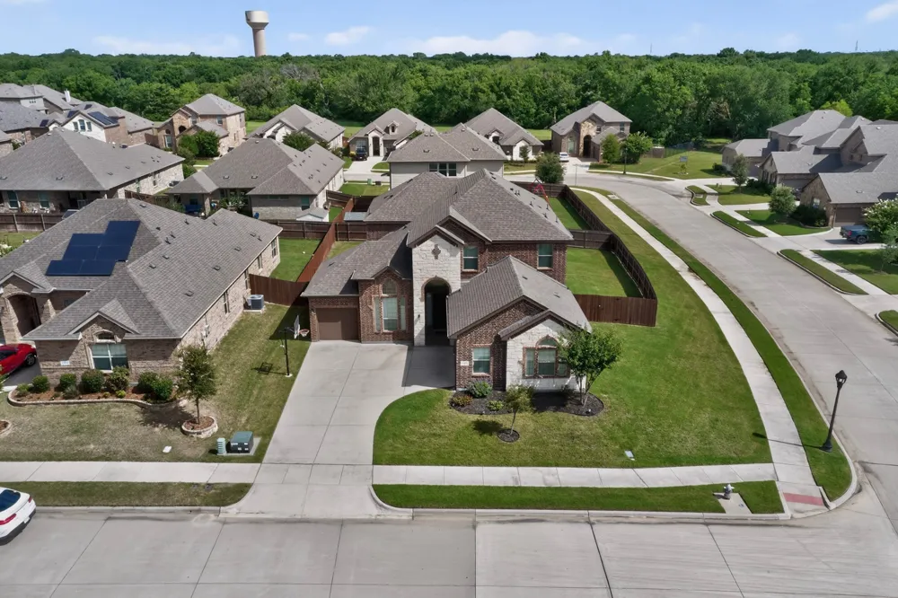 4401 Tall Meadow Court Arlington, TX 76001