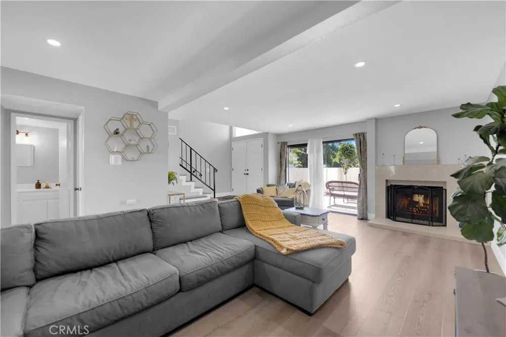 1968 Olivewood Court Thousand Oaks, CA 91362