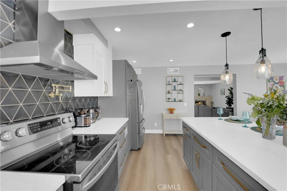 1968 Olivewood Court Thousand Oaks, CA 91362
