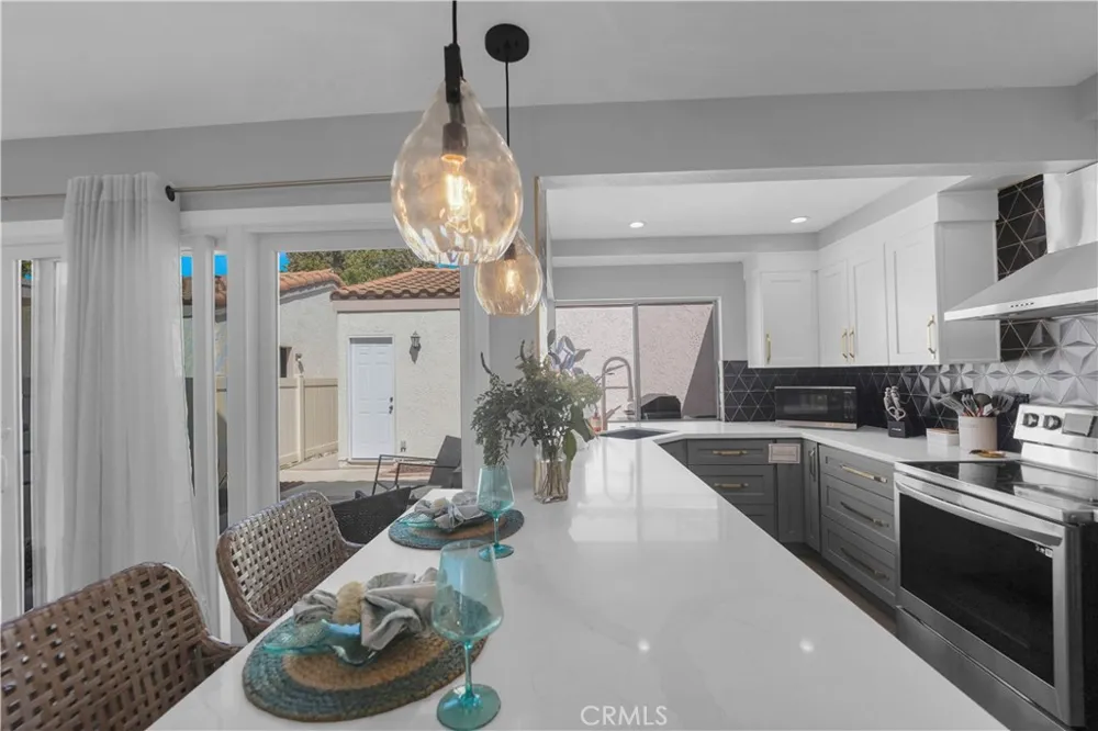 1968 Olivewood Court Thousand Oaks, CA 91362