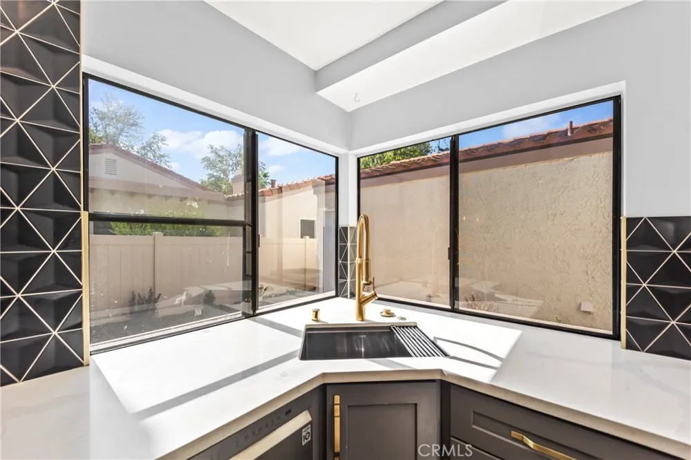 1968 Olivewood Court Thousand Oaks, CA 91362