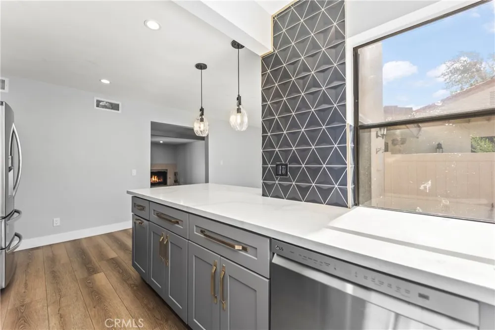 1968 Olivewood Court Thousand Oaks, CA 91362