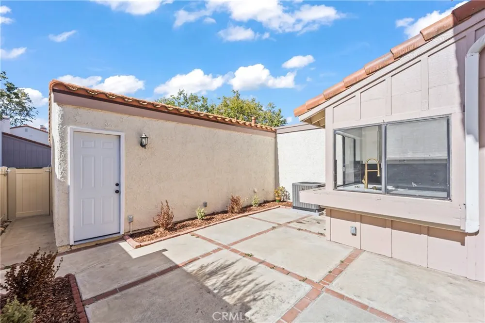 1968 Olivewood Court Thousand Oaks, CA 91362