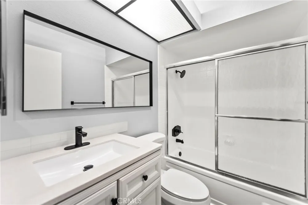 1968 Olivewood Court Thousand Oaks, CA 91362