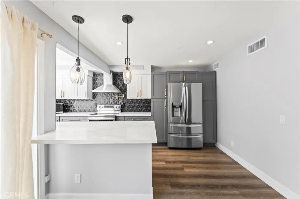 1968 Olivewood Court Thousand Oaks, CA 91362