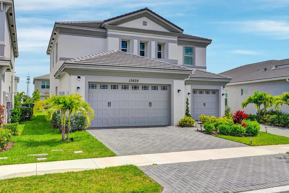 13638 Spruce Pne Drive Westlake, FL 33441