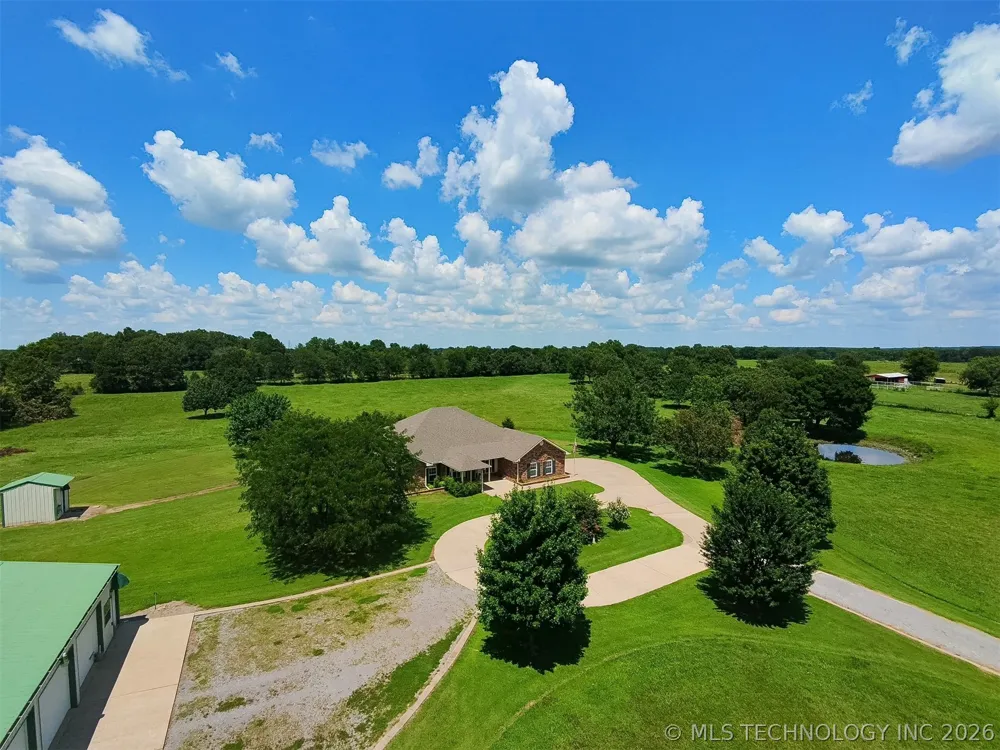15224 W Jones Road Tahlequah, OK 74464