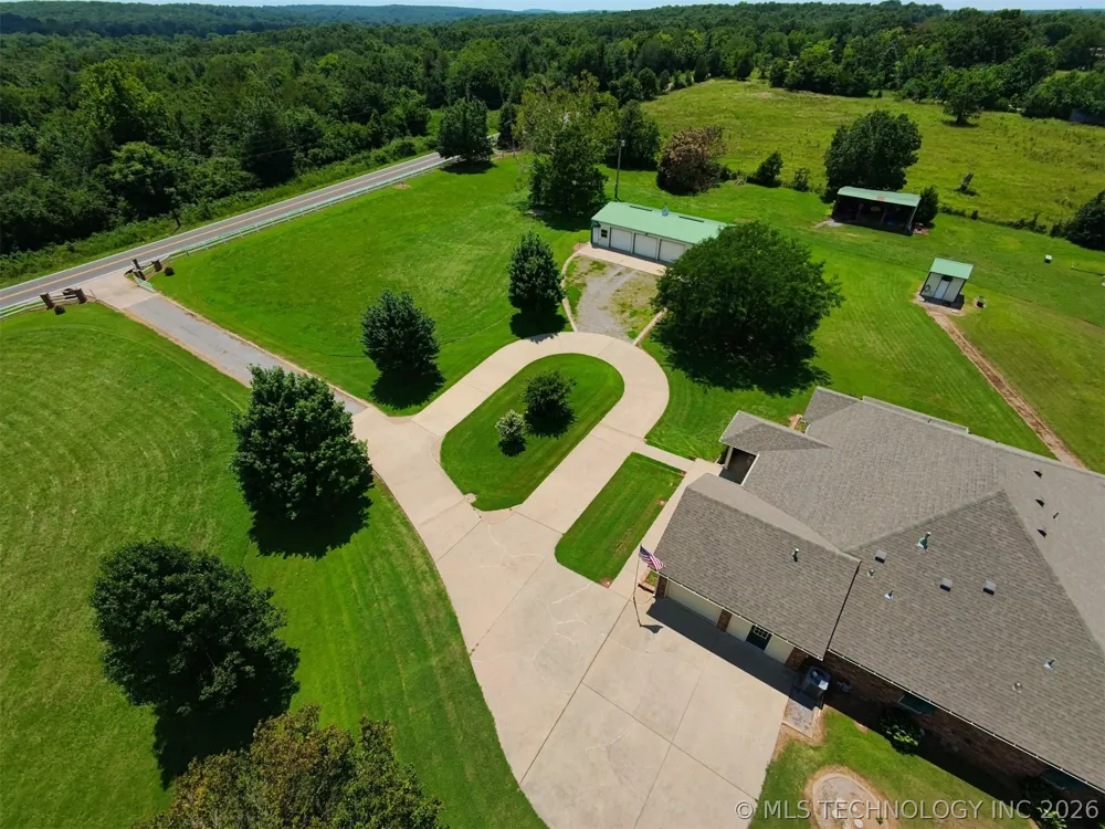 15224 W Jones Road Tahlequah, OK 74464