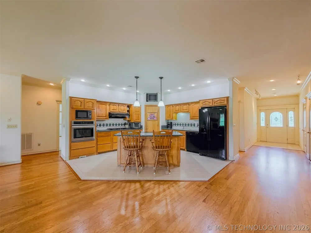 15224 W Jones Road Tahlequah, OK 74464