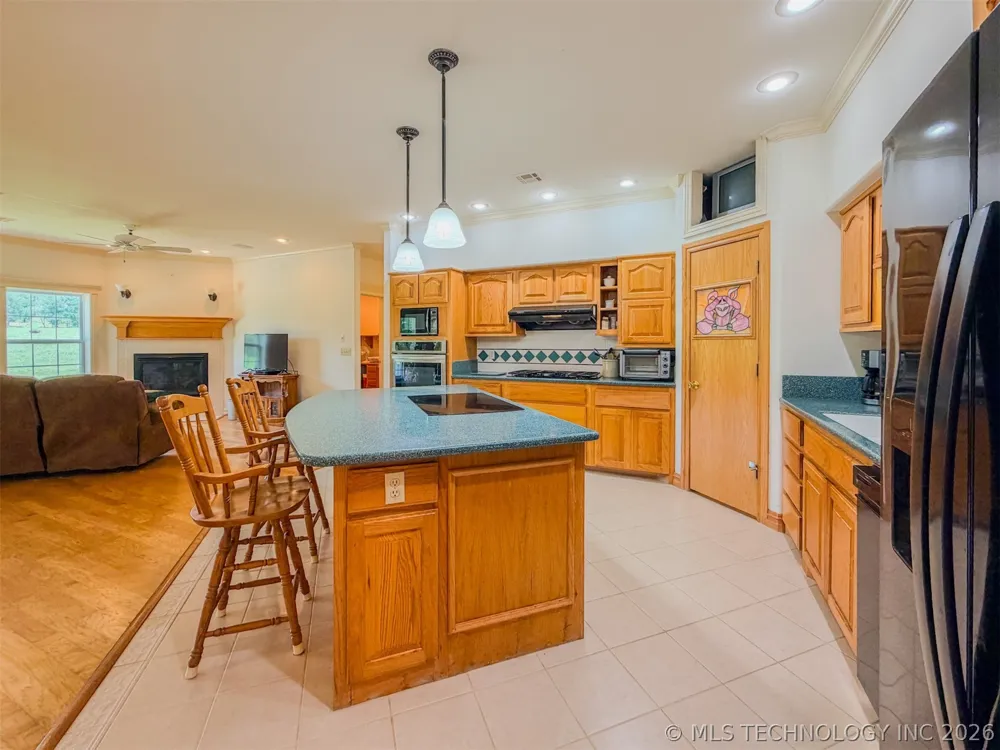 15224 W Jones Road Tahlequah, OK 74464