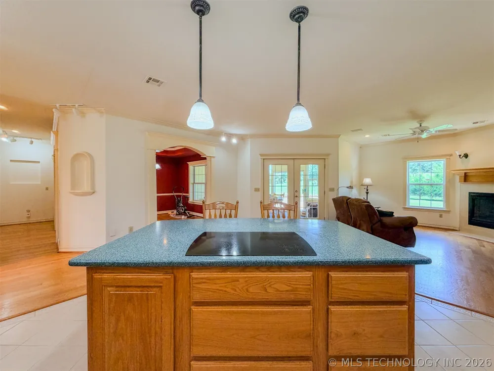 15224 W Jones Road Tahlequah, OK 74464
