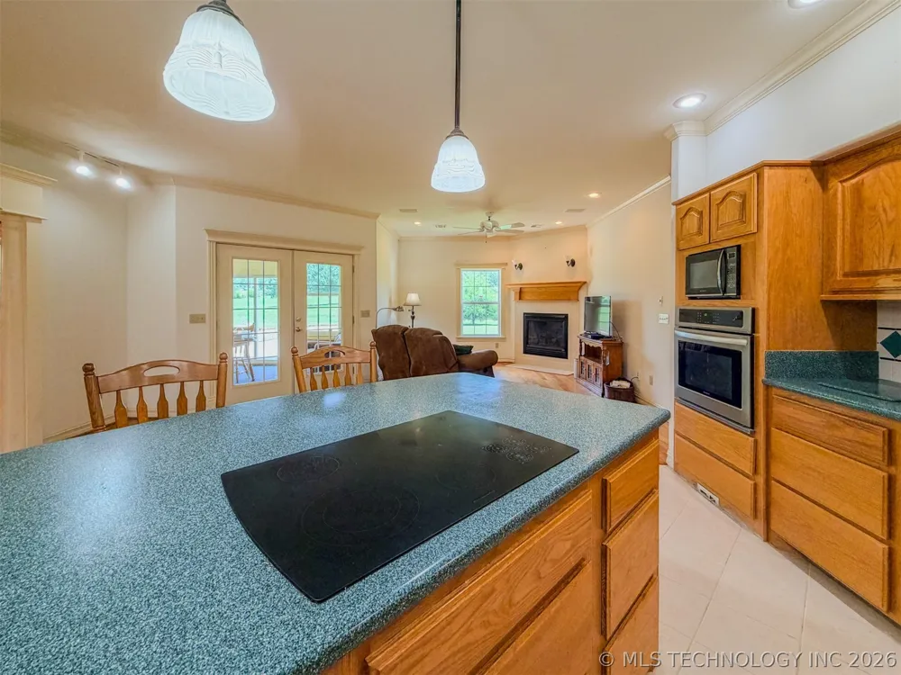 15224 W Jones Road Tahlequah, OK 74464