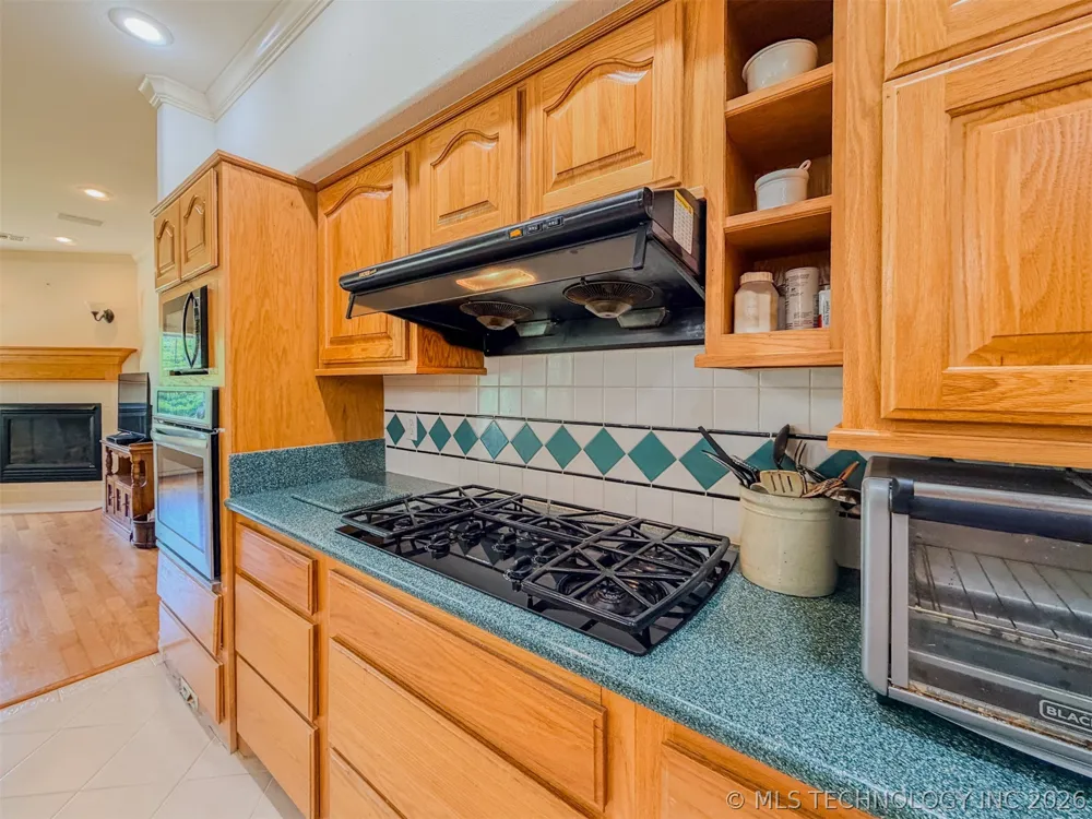 15224 W Jones Road Tahlequah, OK 74464