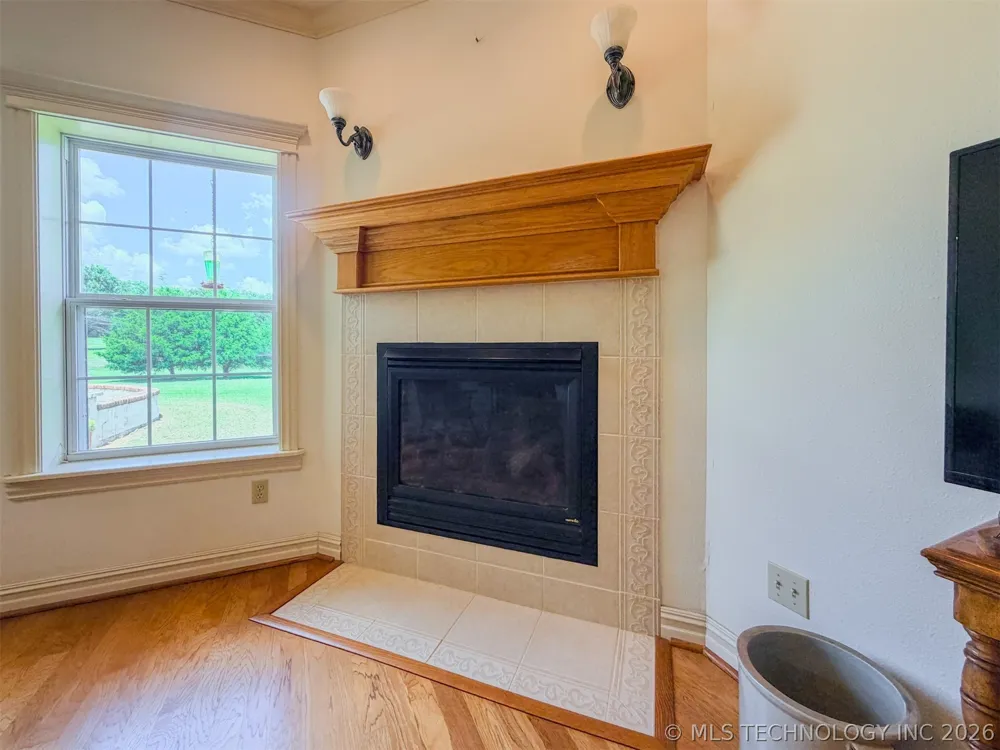 15224 W Jones Road Tahlequah, OK 74464