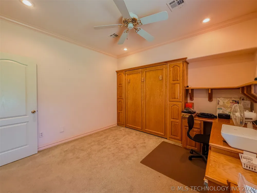 15224 W Jones Road Tahlequah, OK 74464