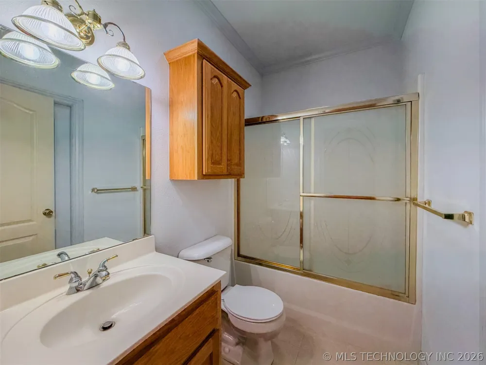 15224 W Jones Road Tahlequah, OK 74464