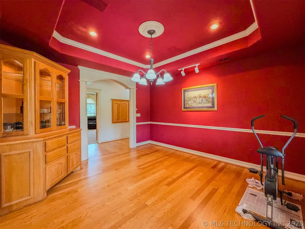 15224 W Jones Road Tahlequah, OK 74464