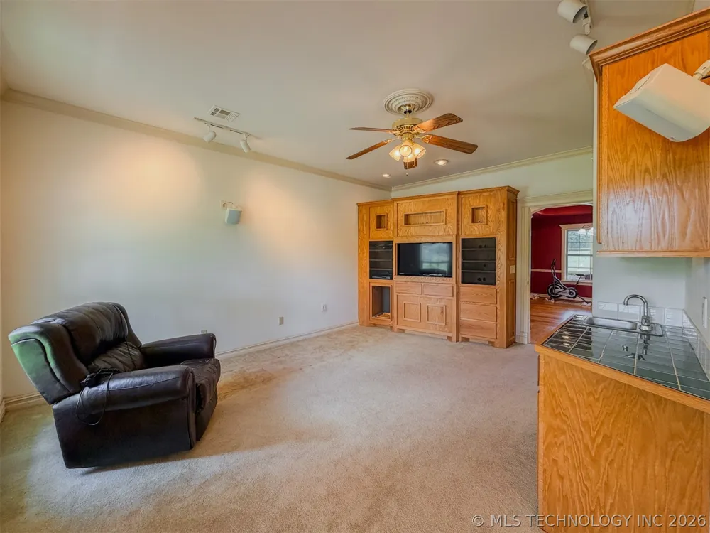 15224 W Jones Road Tahlequah, OK 74464