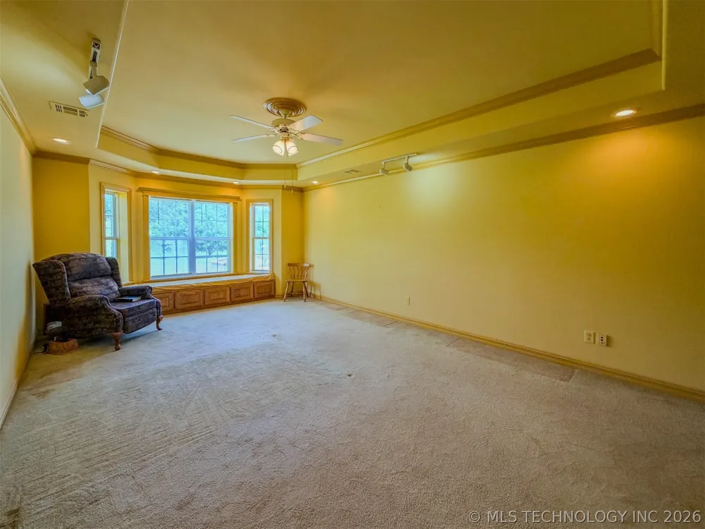 15224 W Jones Road Tahlequah, OK 74464
