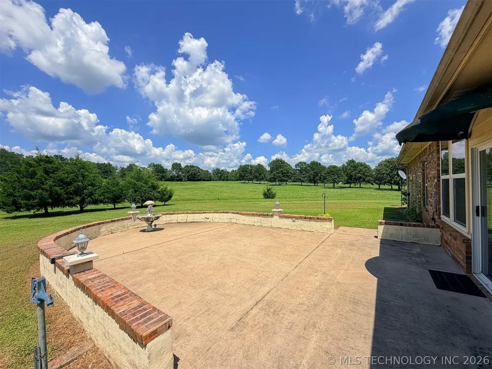 15224 W Jones Road Tahlequah, OK 74464