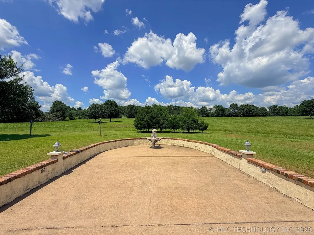 15224 W Jones Road Tahlequah, OK 74464