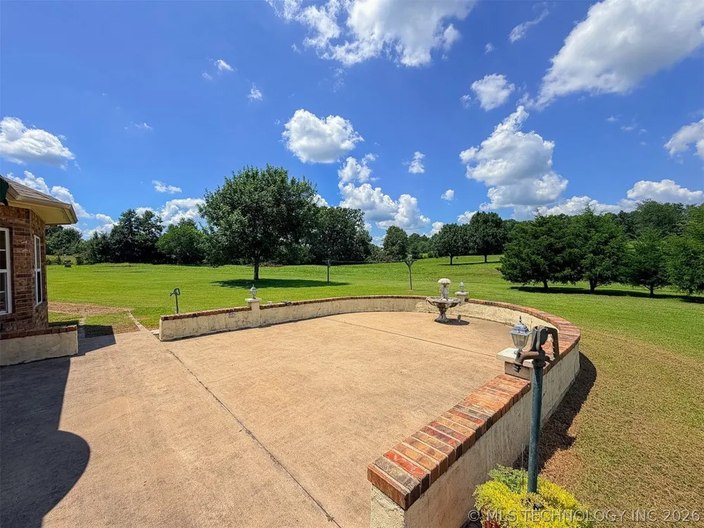 15224 W Jones Road Tahlequah, OK 74464