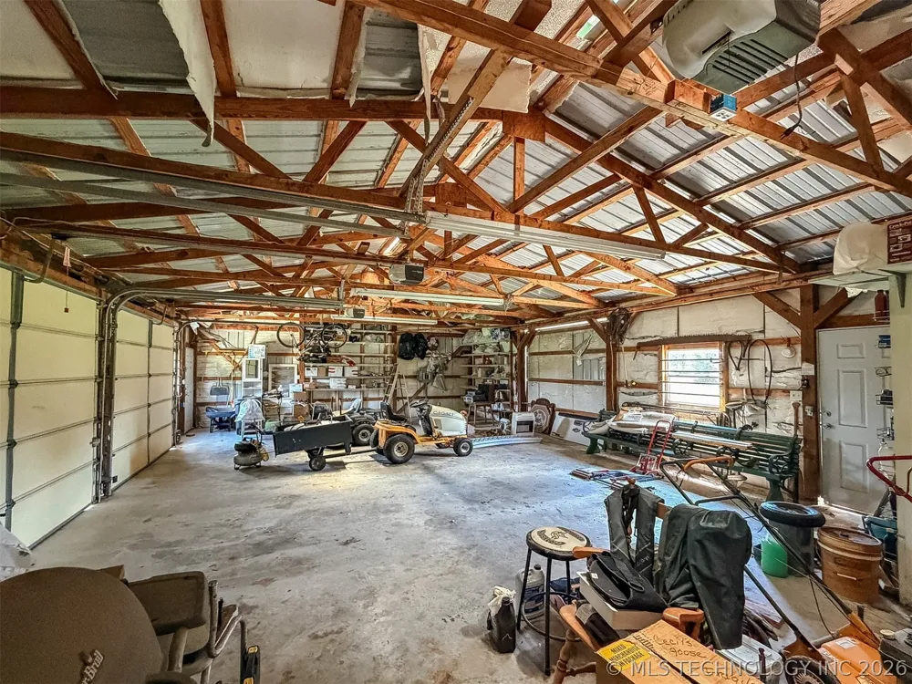 15224 W Jones Road Tahlequah, OK 74464