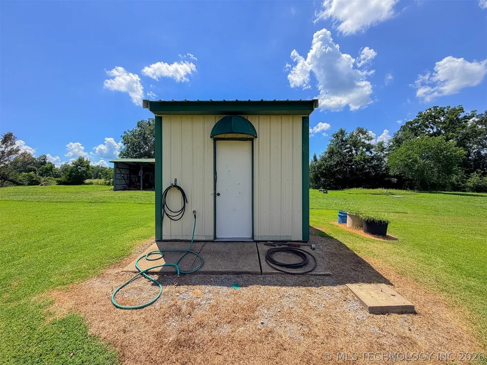 15224 W Jones Road Tahlequah, OK 74464