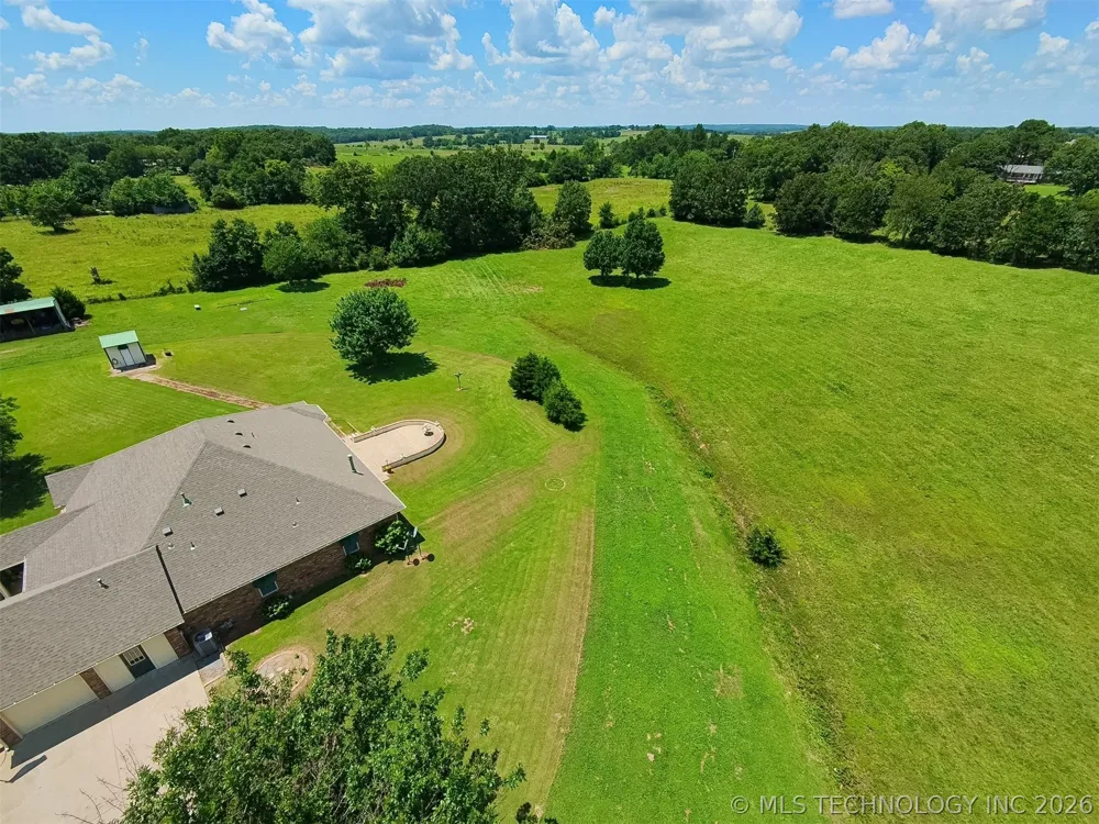 15224 W Jones Road Tahlequah, OK 74464