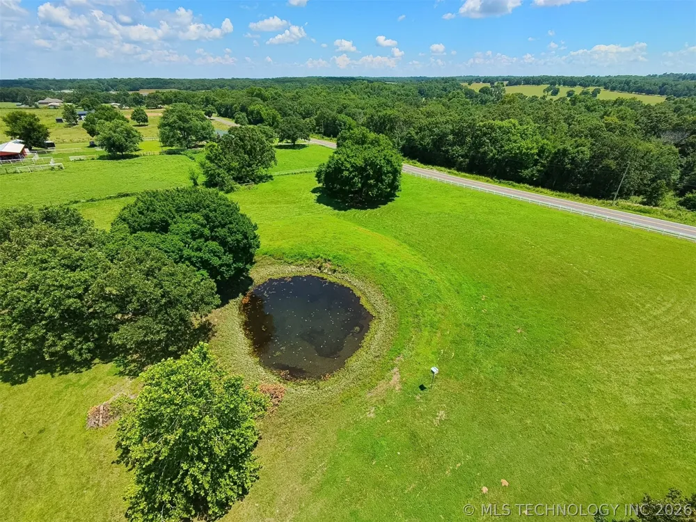 15224 W Jones Road Tahlequah, OK 74464