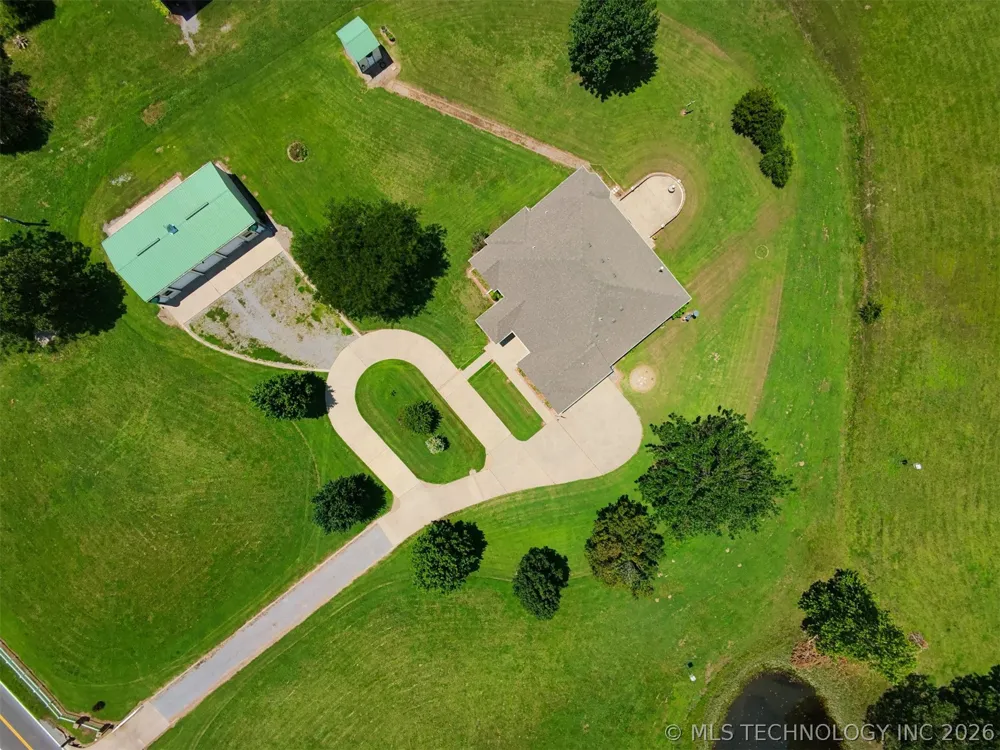 15224 W Jones Road Tahlequah, OK 74464