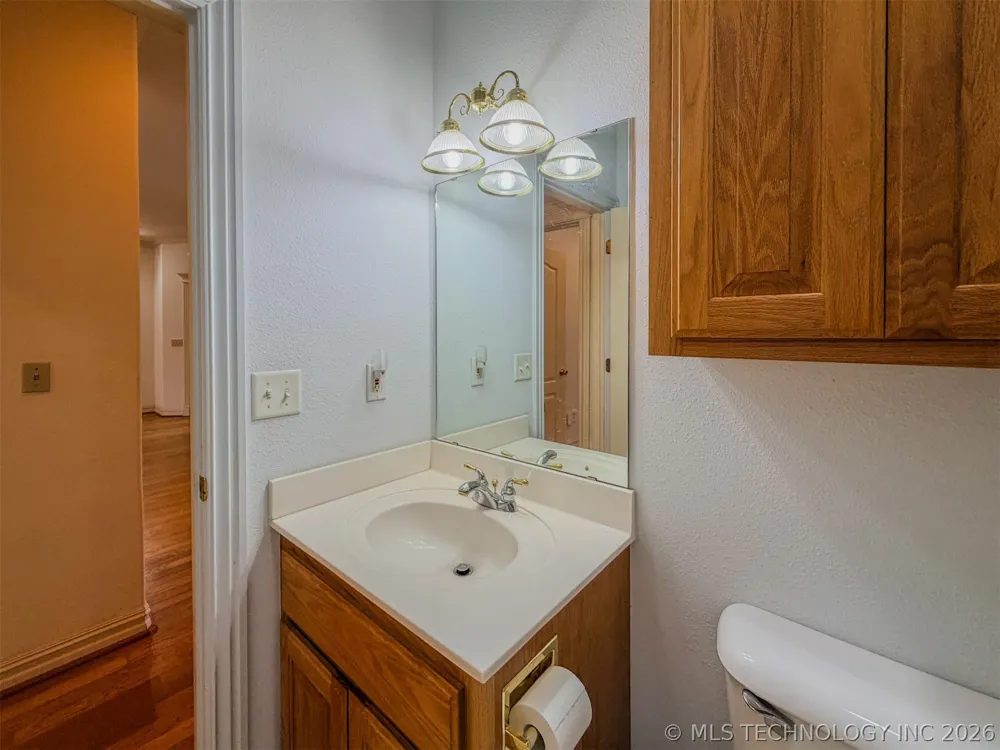 15224 W Jones Road Tahlequah, OK 74464