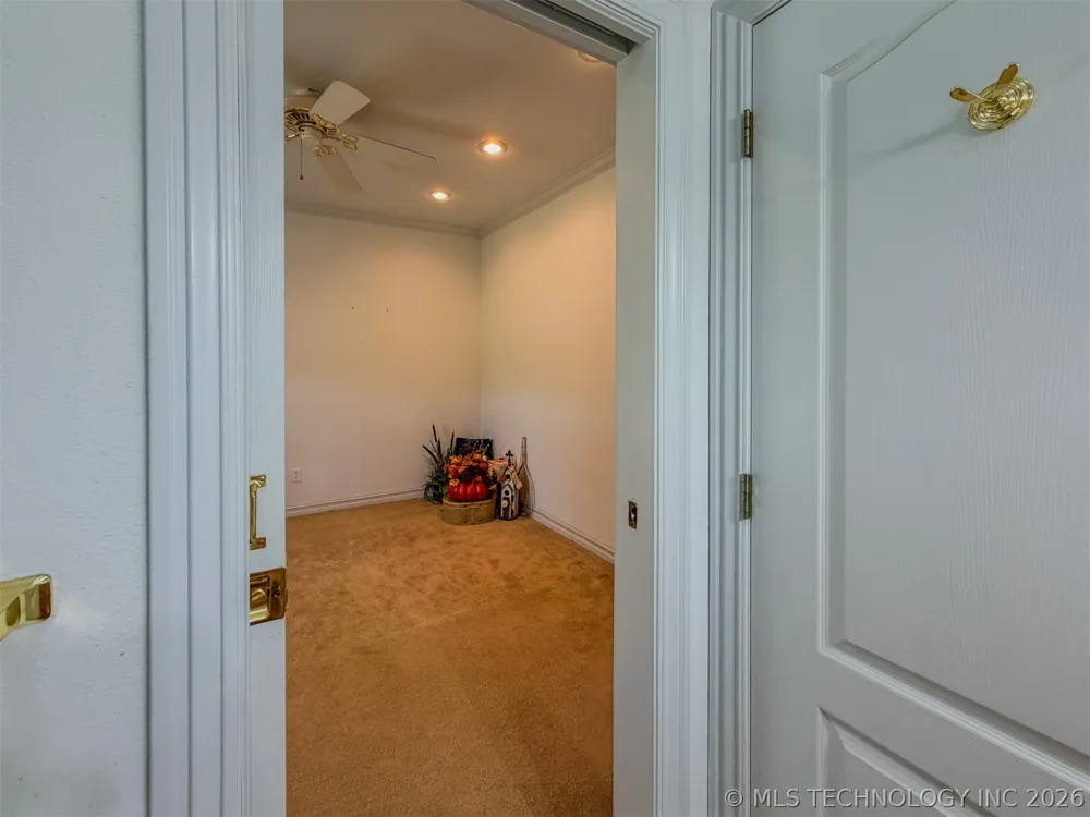 15224 W Jones Road Tahlequah, OK 74464