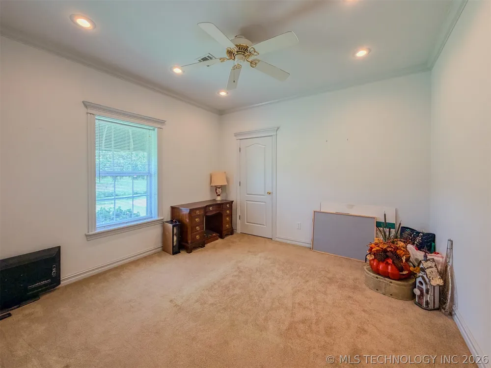 15224 W Jones Road Tahlequah, OK 74464